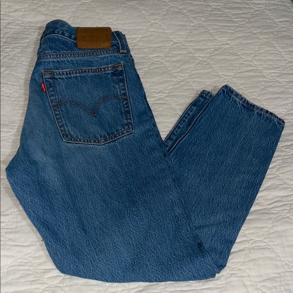 Levi’s wedgie tapered leg jeans